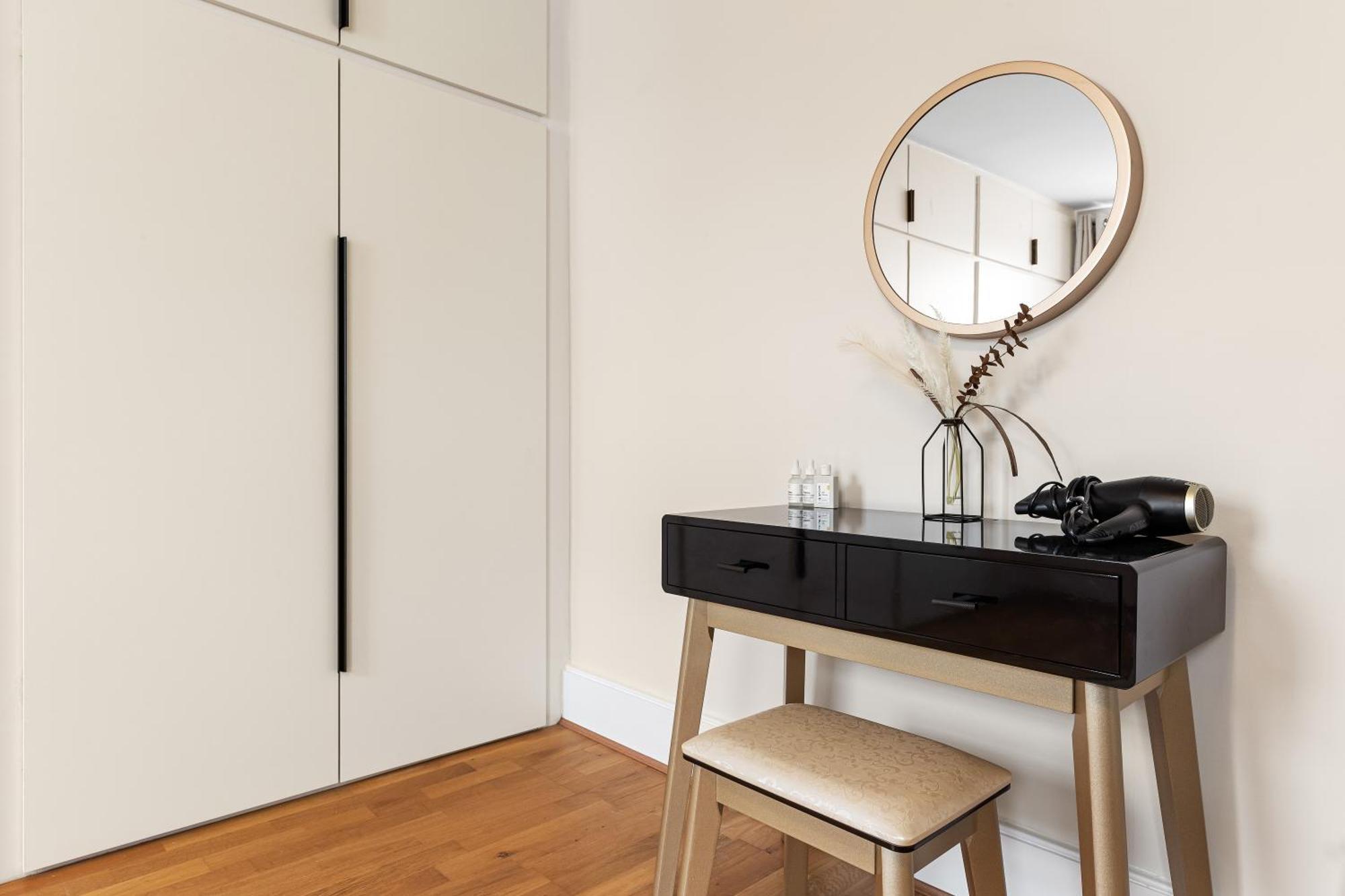 Serviced Duplex In Paddington, Near Hyde Park Marble Arch, W2 London